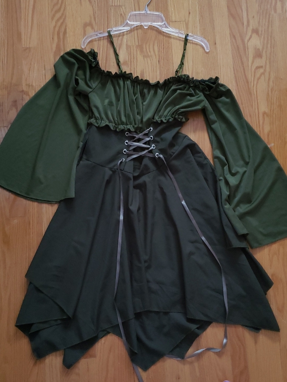 Green Medieval/Fairycore Style Off Shoulder Dress